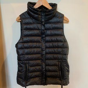 Gap Black Puffer Vest